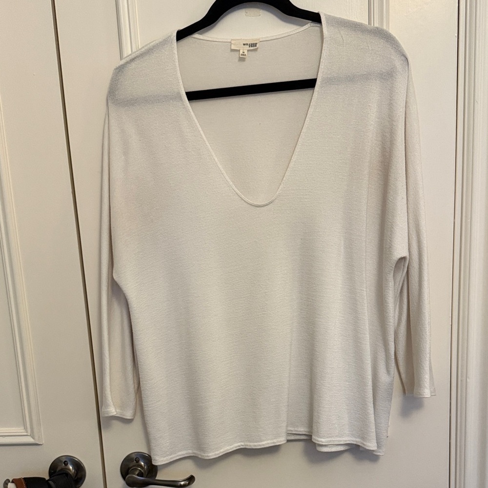 Wilfred Free Flowy V-Neck Long Sleeve Top